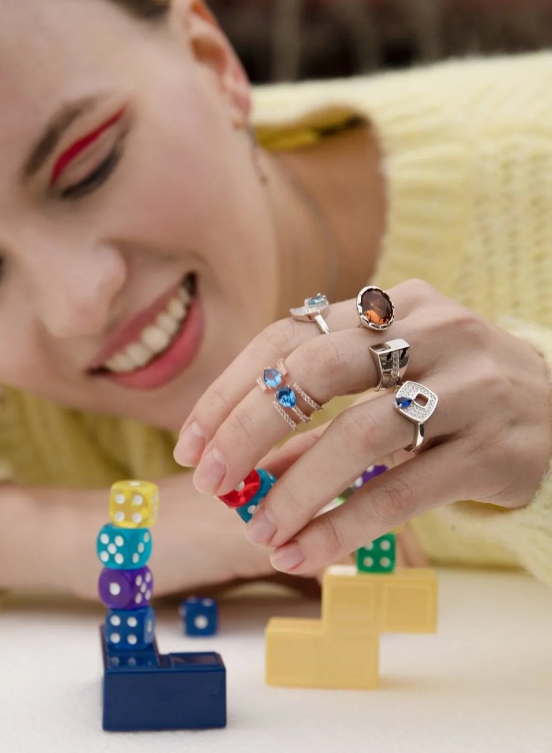 Anillos Con Piedras | Anillos Grandes | LINEARGENT Anillos grandes diseño abierto con piedra en tono bronce