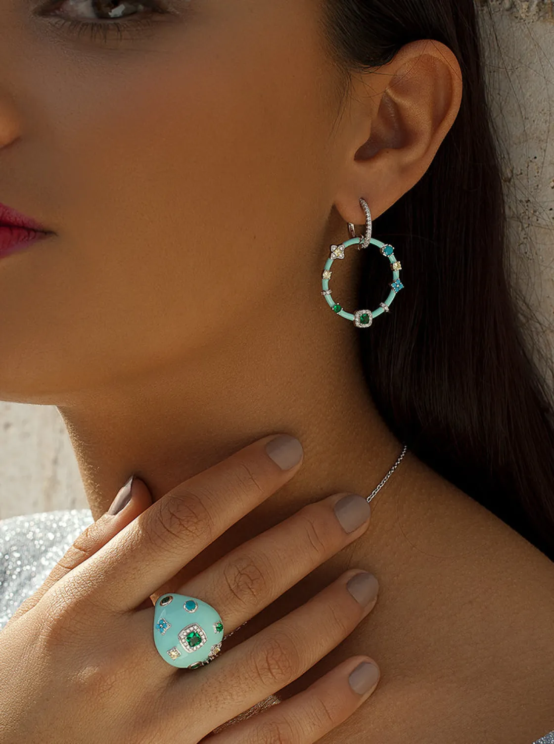 Anillos Grandes | LINEARGENT Anillos grandes diseño de esmalte azul y gemas de colores