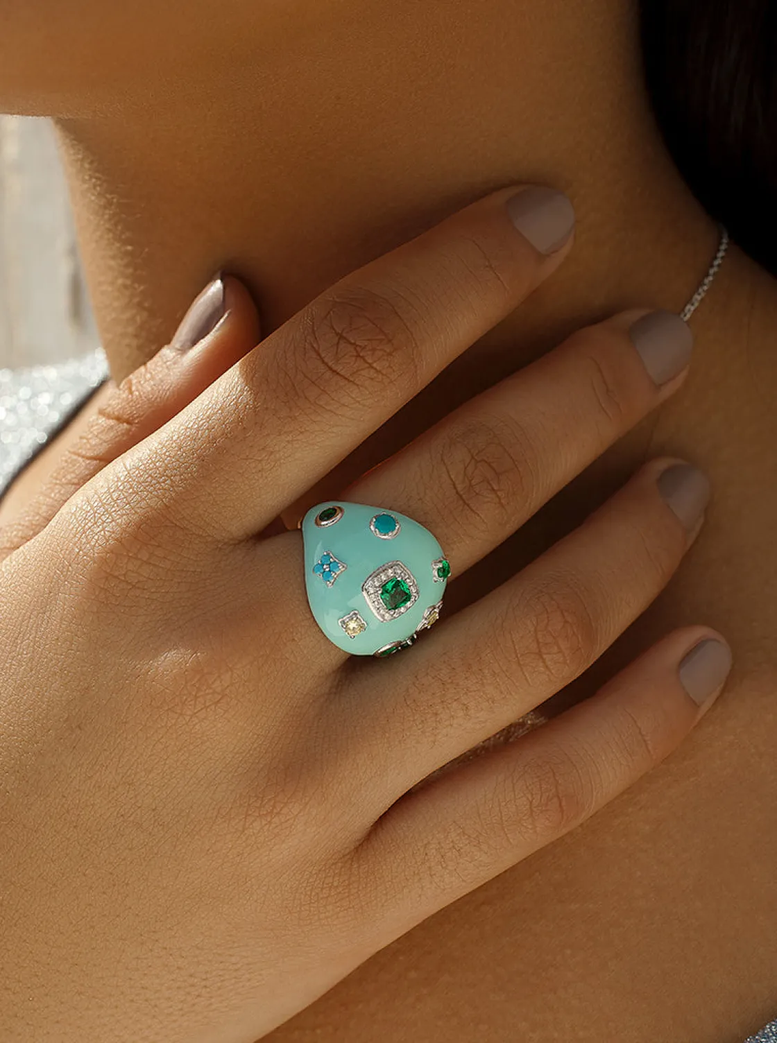 Anillos Grandes | LINEARGENT Anillos grandes diseño de esmalte azul y gemas de colores