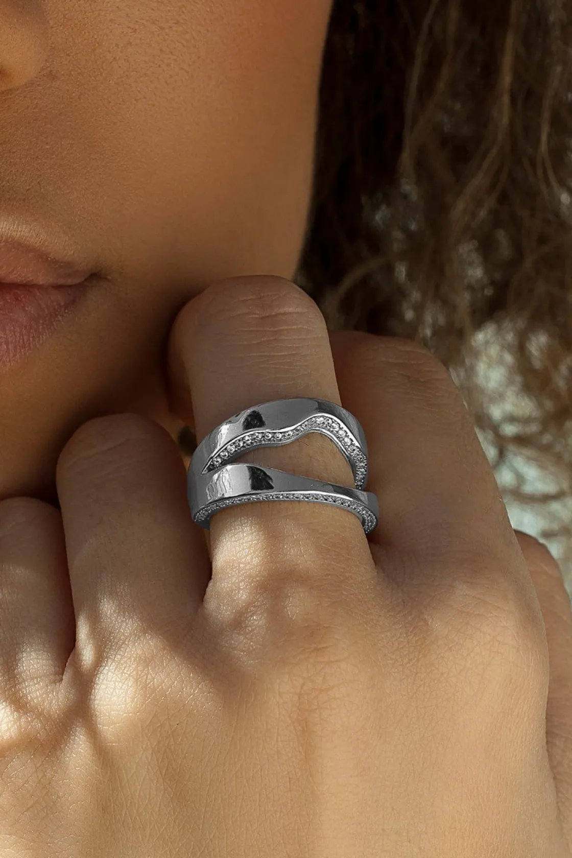 Anillos Grandes | LINEARGENT Anillos grandes diseño doble carril irregular con circonitas