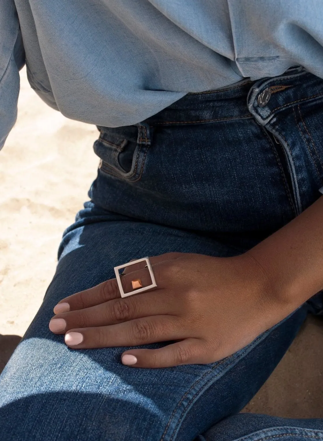 Anillos Bicolor | Anillos Grandes | LINEARGENT Anillos grandes diseño rectangular detalle en plata vermeil