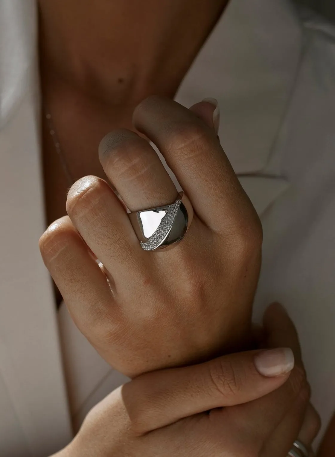 Anillos Grandes | Anillos Circonitas | LINEARGENT Anillos grandes estilo cruzado con circonitas