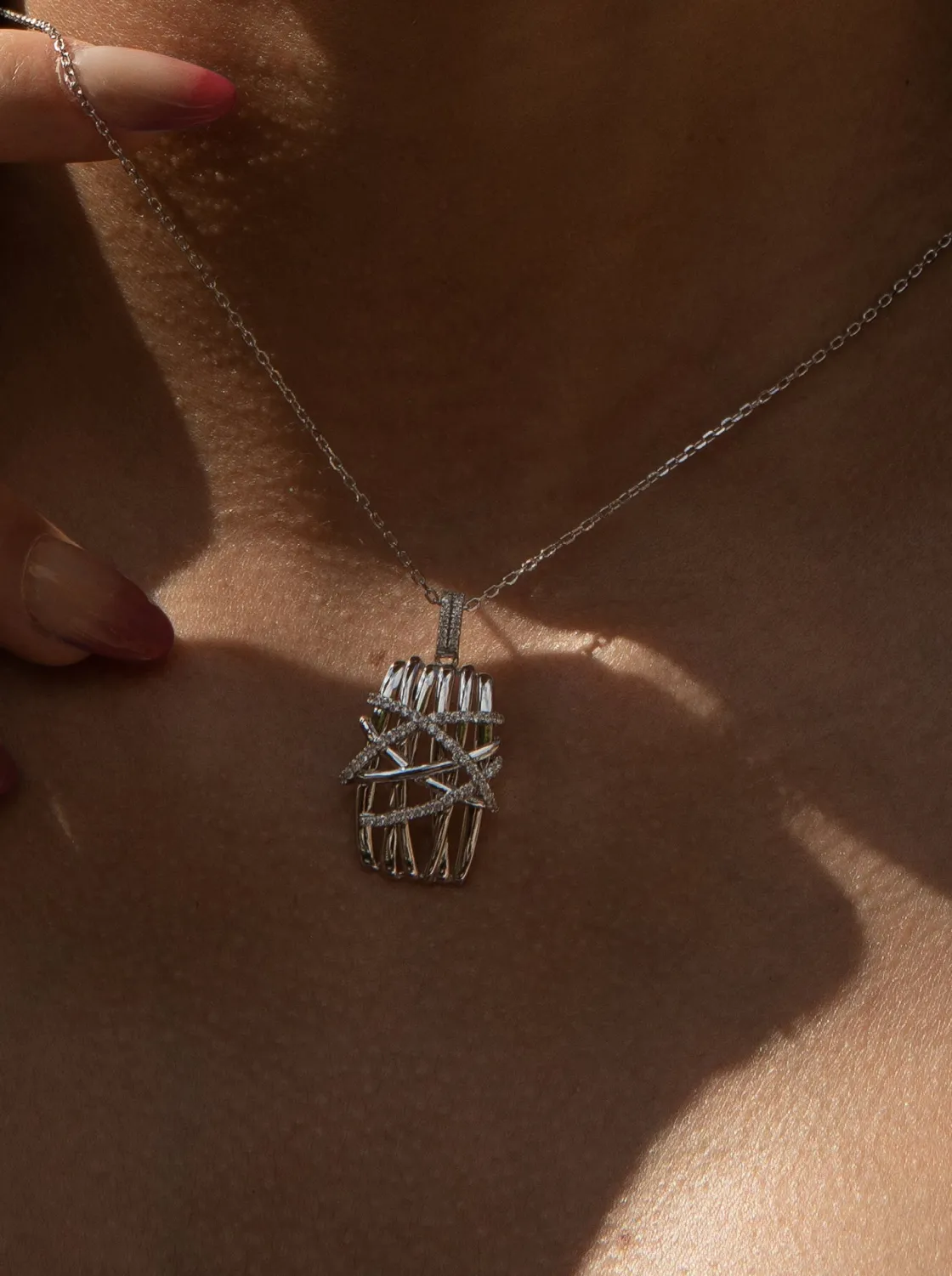 Collares Plata Originales | LINEARGENT Colgante brillante de plata con detalle entrecruzado