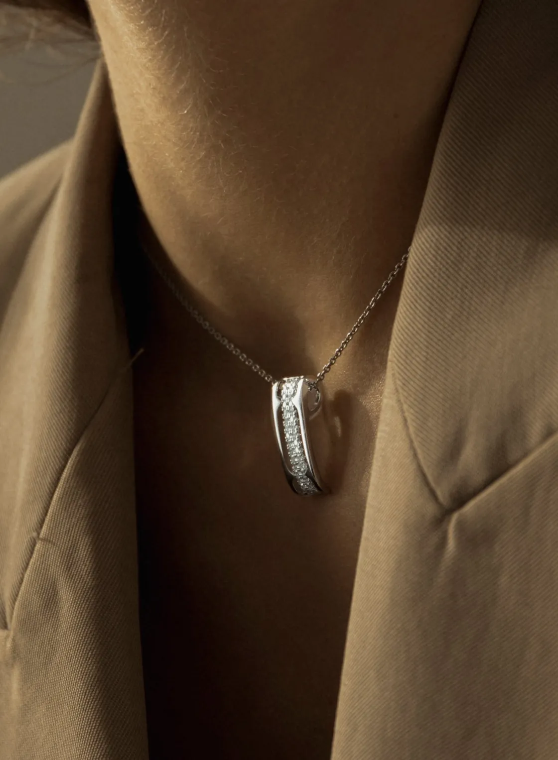 Colgante Brillante | LINEARGENT Colgante brillante de plata con dos bandas de circonita