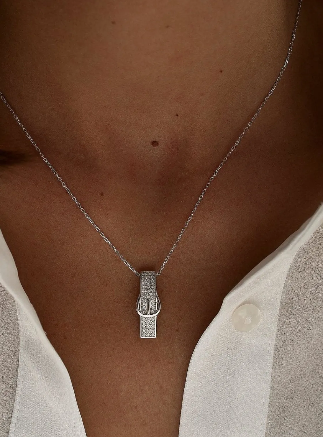 Colgante Brillante | LINEARGENT Colgante brillante diseño de hebilla con circonitas