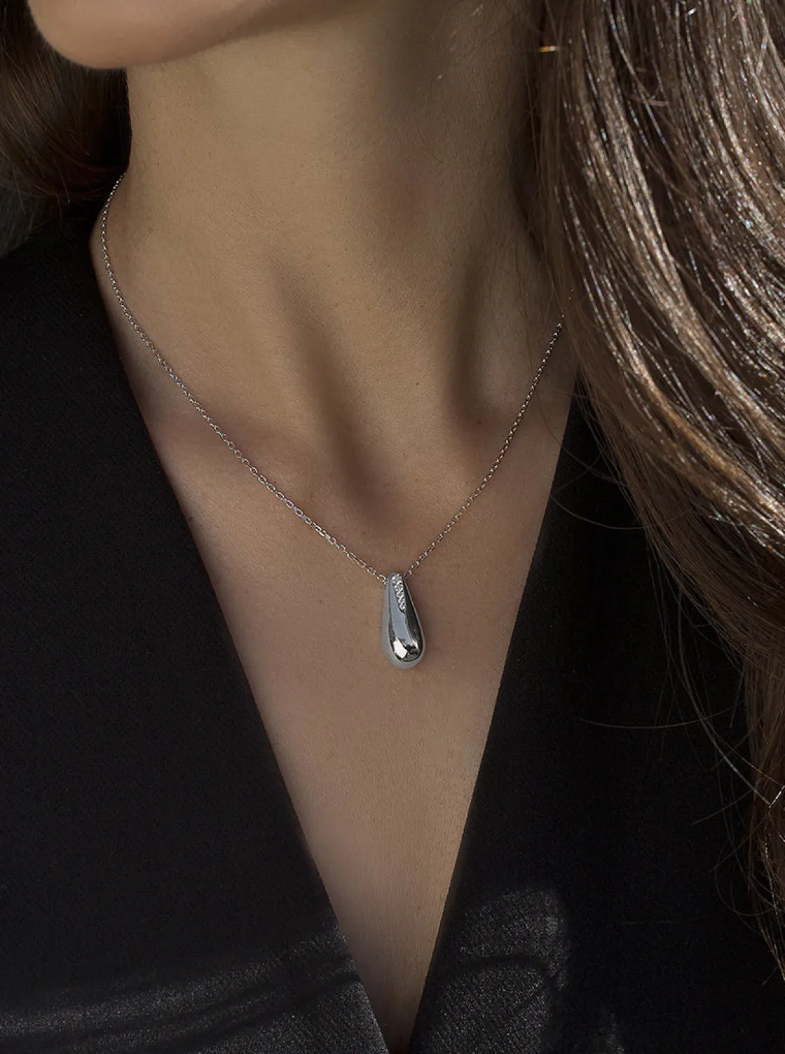 Colgante Brillante | LINEARGENT Colgante brillante diseño gota con detalle circonitas