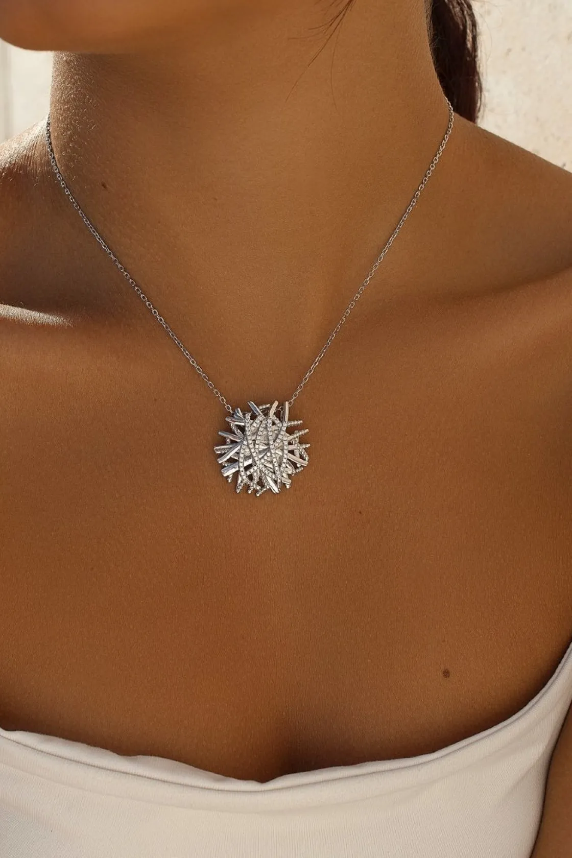 Colgante Brillante | LINEARGENT Colgante brillante motivo central de nudo y circonitas