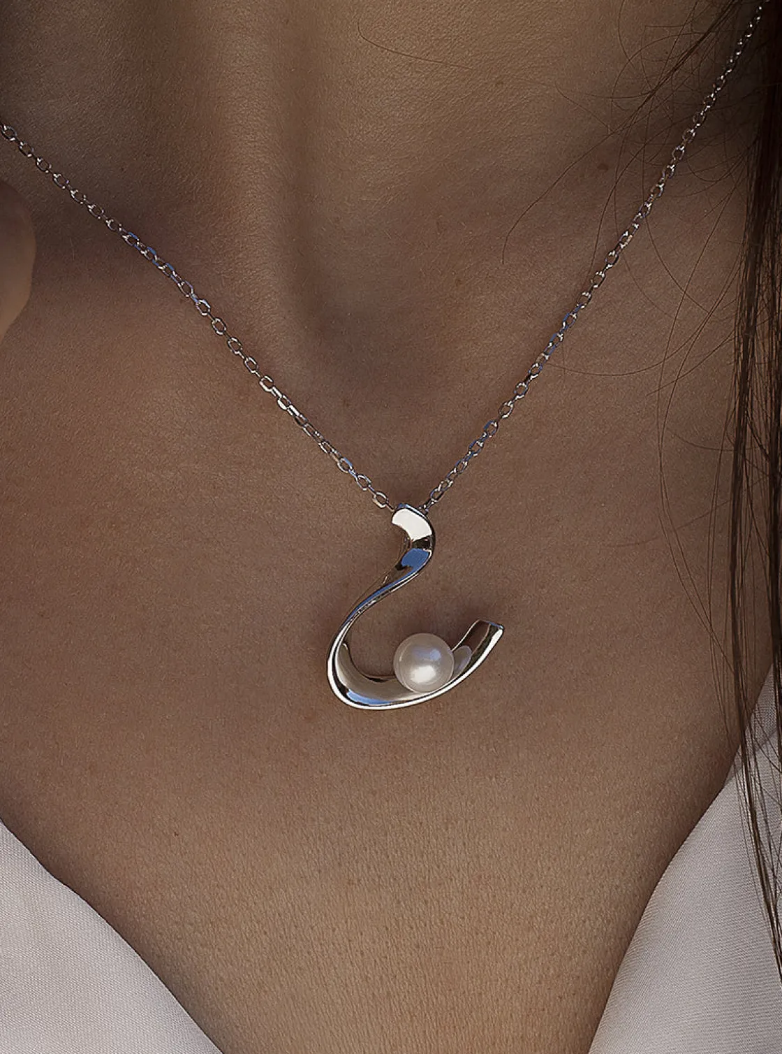 Colgante Perlas | LINEARGENT Colgante perlas de plata diseño ondulado con perla