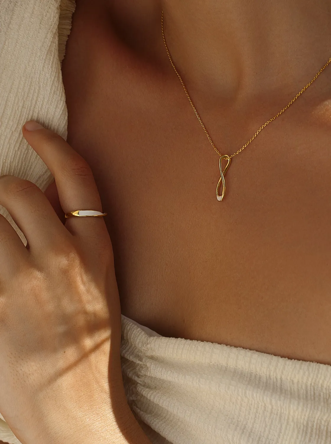 Collares Plata Originales | LINEARGENT Colgantes de plata diseño irregular esmalte blanco