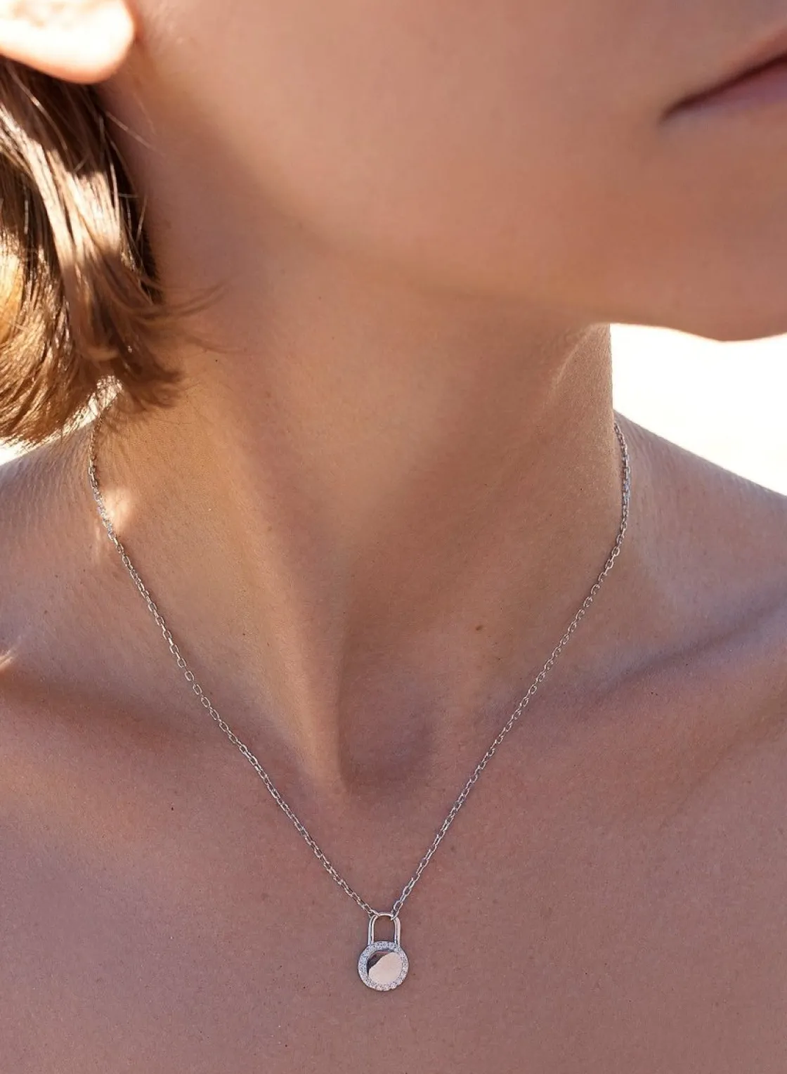 Colgantes Pequeños | LINEARGENT Colgantes pequeños de plata diseño candado redondo