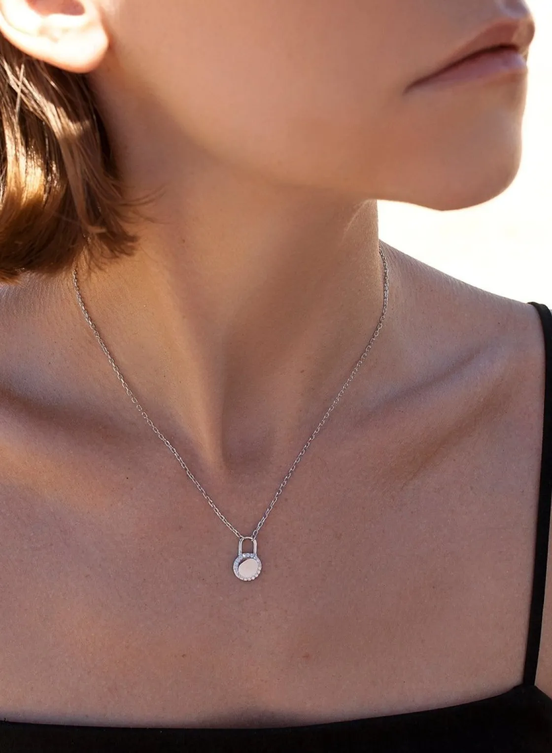 Colgantes Pequeños | LINEARGENT Colgantes pequeños de plata diseño candado redondo
