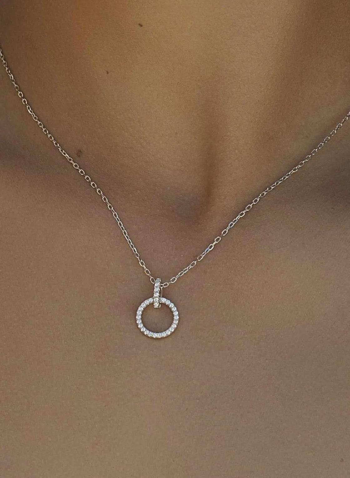 Colgantes Pequeños | LINEARGENT Colgantes pequeños de plata diseño circular circonitas