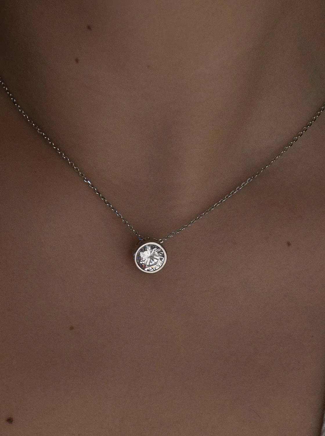 Colgantes Pequeños | Colgante Brillante | LINEARGENT Colgantes pequeños diseño de circonita central