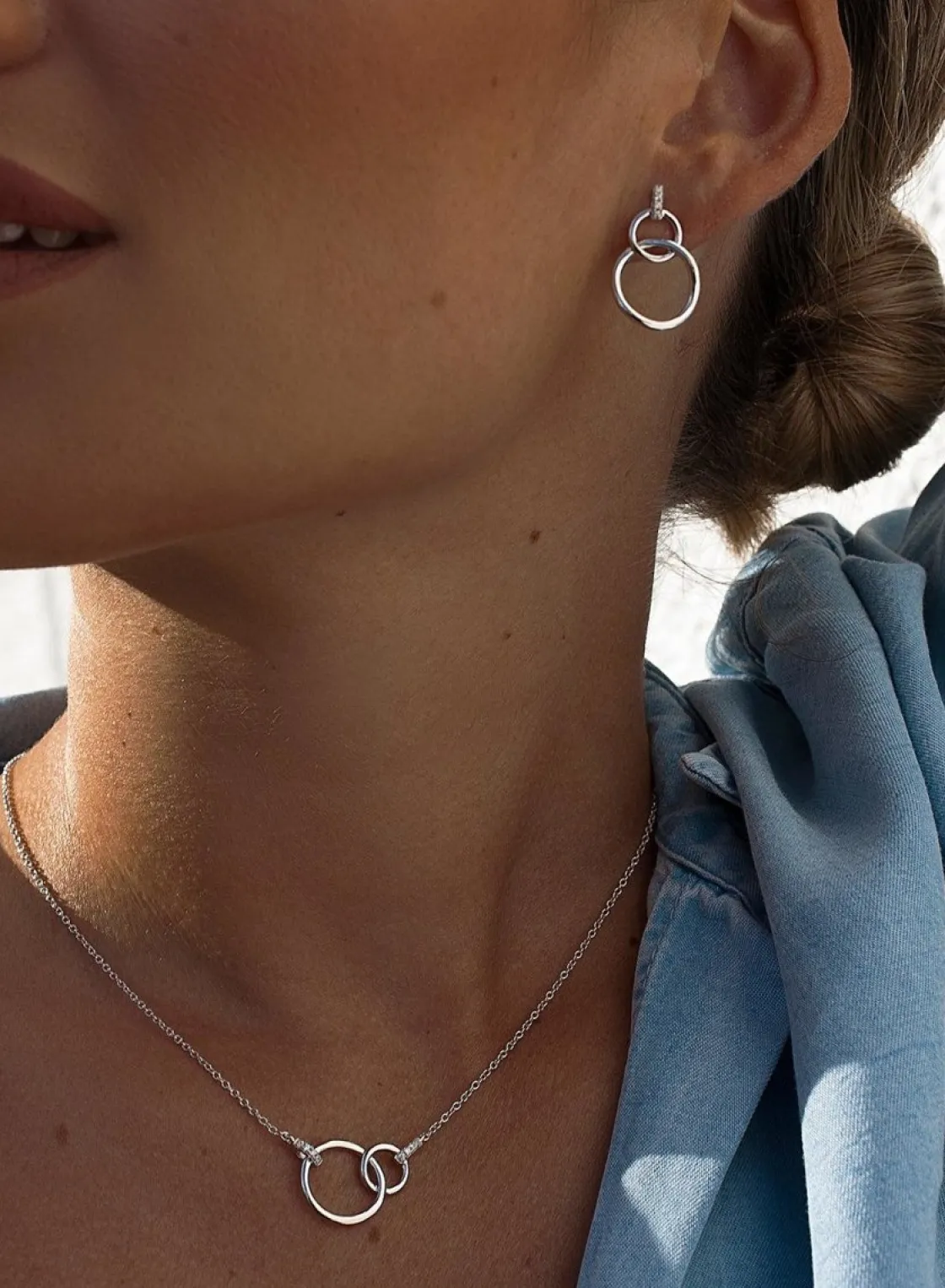 Colgantes Pequeños | Colgante Brillante | LINEARGENT Colgantes pequeños diseño de doble aro con circonitas