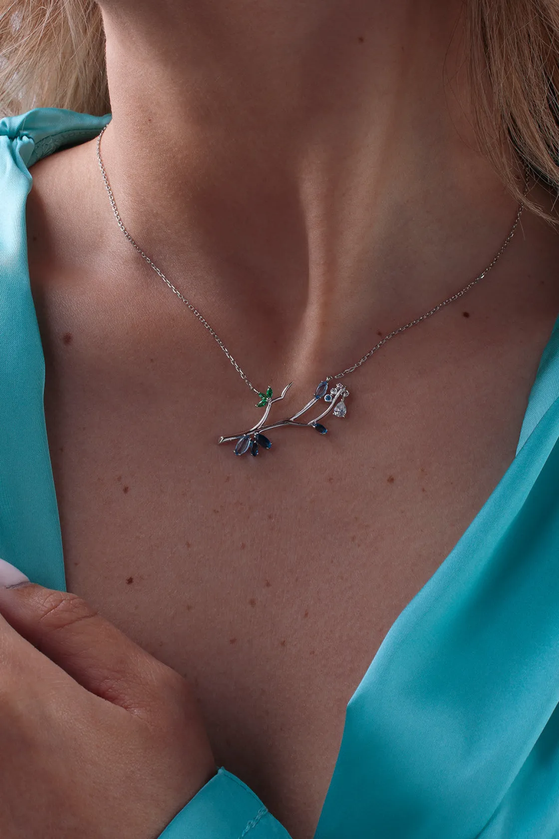 Collares Con Piedras | Colgante Brillante | LINEARGENT Colgantes plata originales diseño de rama con gemas