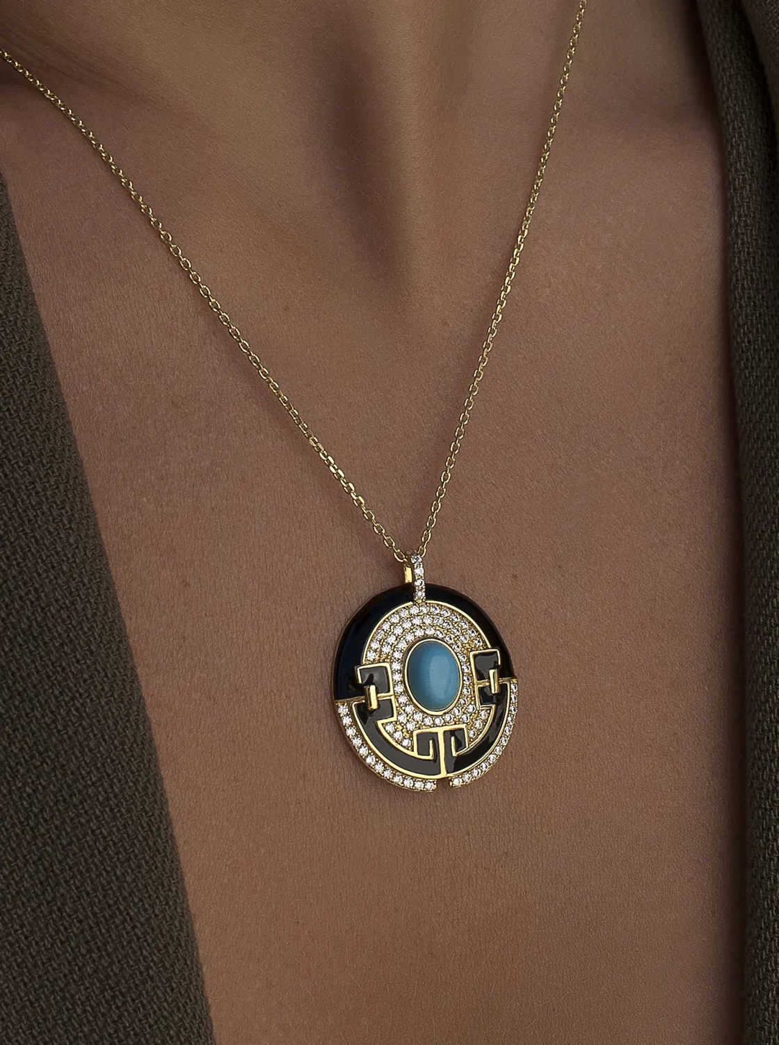Collares Con Piedras | LINEARGENT Collar medalla de diseño circular con circonitas y esmalte