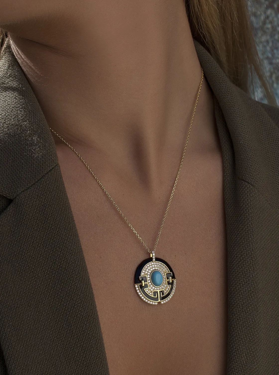 Collares Con Piedras | LINEARGENT Collar medalla de diseño circular con circonitas y esmalte