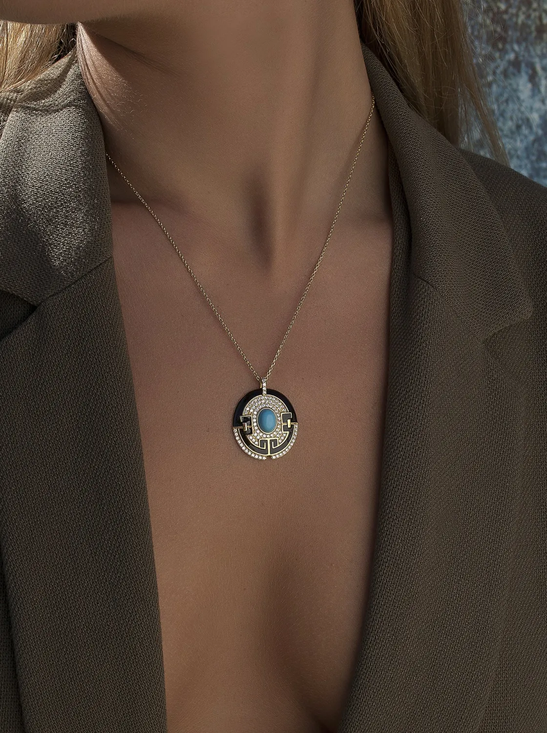 Collares Con Piedras | LINEARGENT Collar medalla de diseño circular con circonitas y esmalte