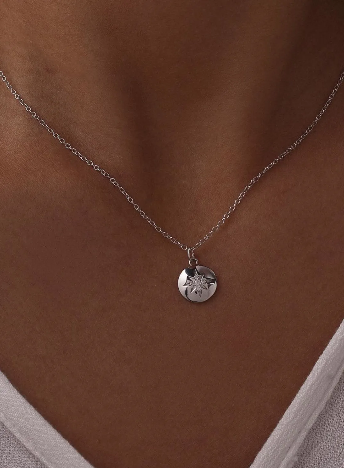 Collar Medalla | LINEARGENT Collar medalla en plata diseño destello circonita