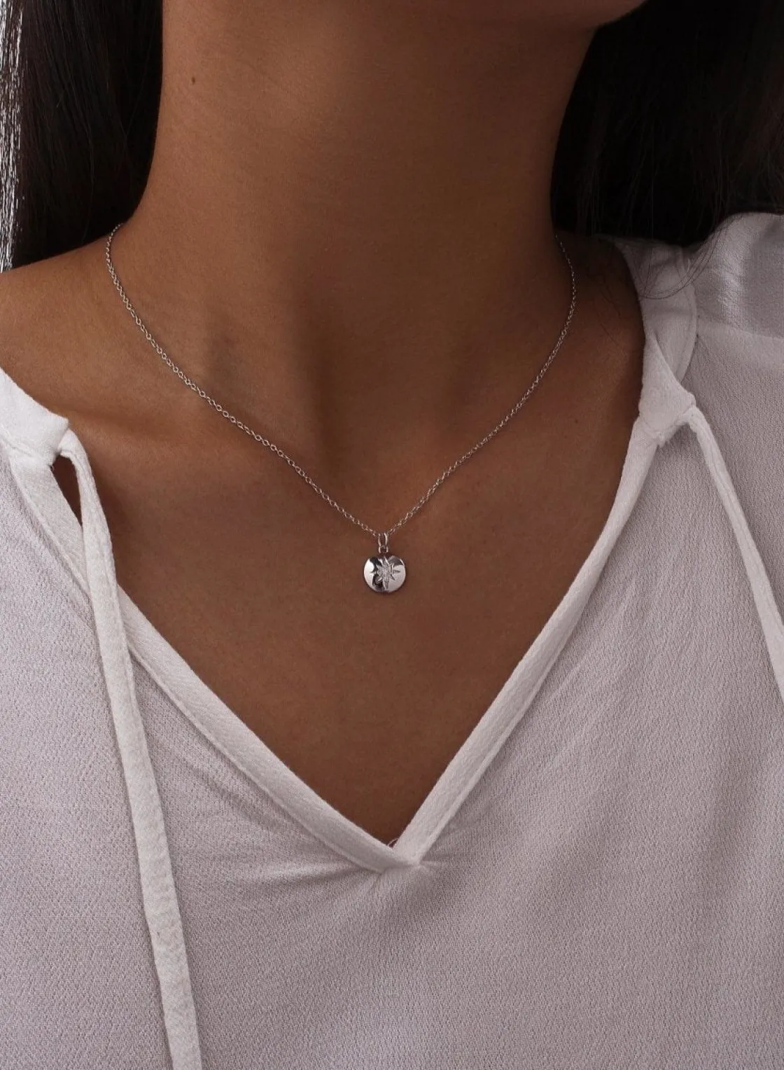 Collar Medalla | LINEARGENT Collar medalla en plata diseño destello circonita