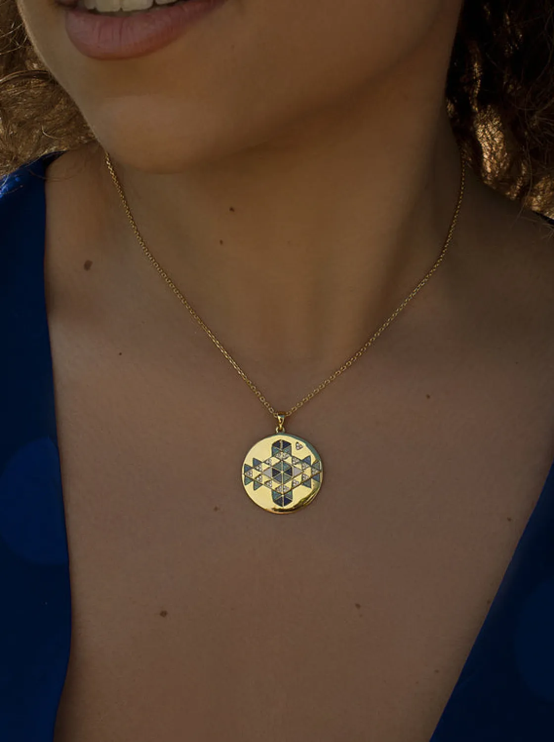 Collares Con Piedras | Collar Medalla | LINEARGENT Collar medalla motivo redondo con lapislzuli y circonitas