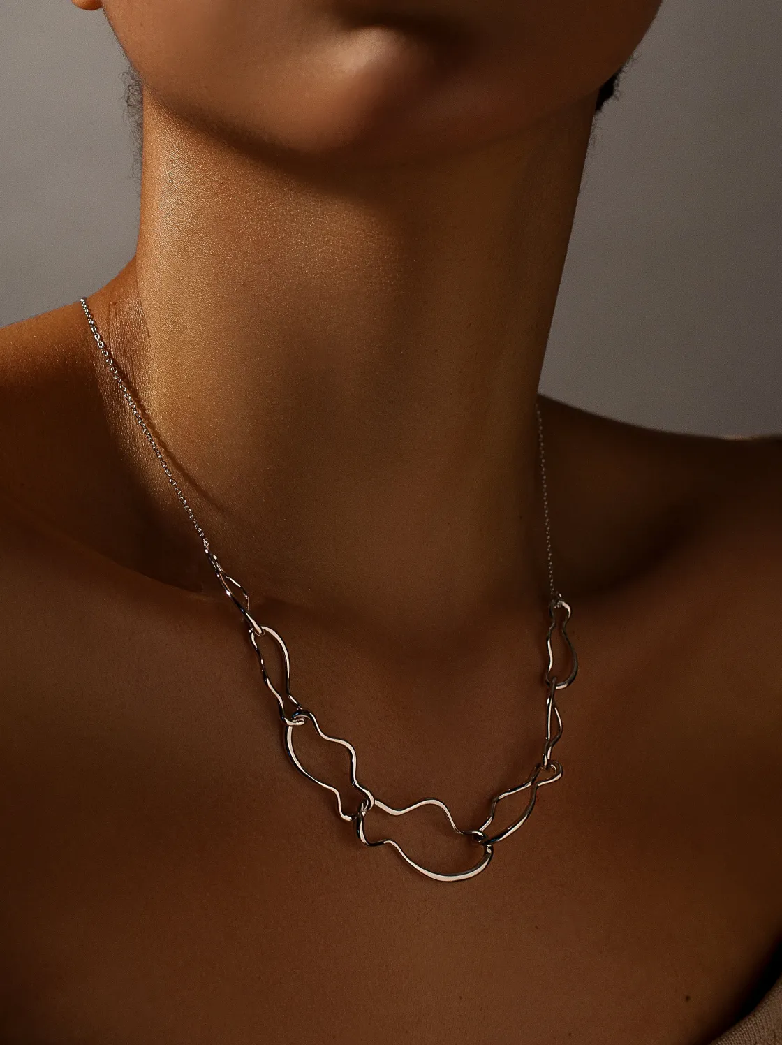 Collar Cadena | LINEARGENT Collares con colgantes diseño eslavones irregulares en plata lisa