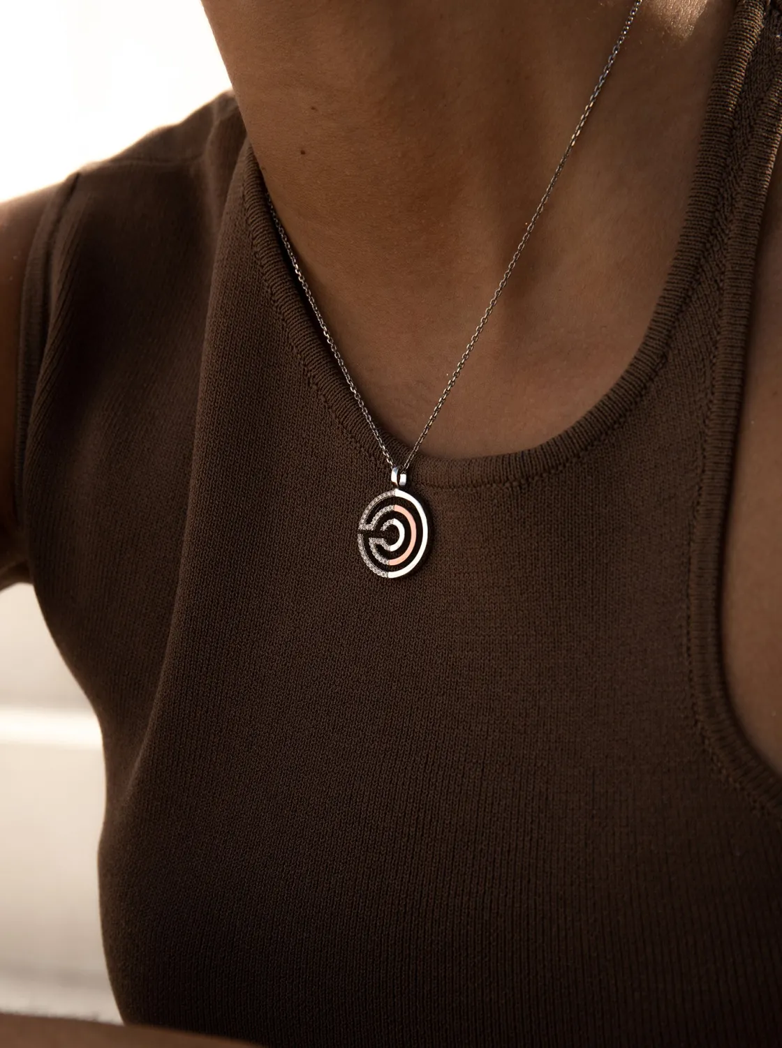 Colgantes Bicolor | LINEARGENT Collares con colgantes en forma de ''c'' y circonitas