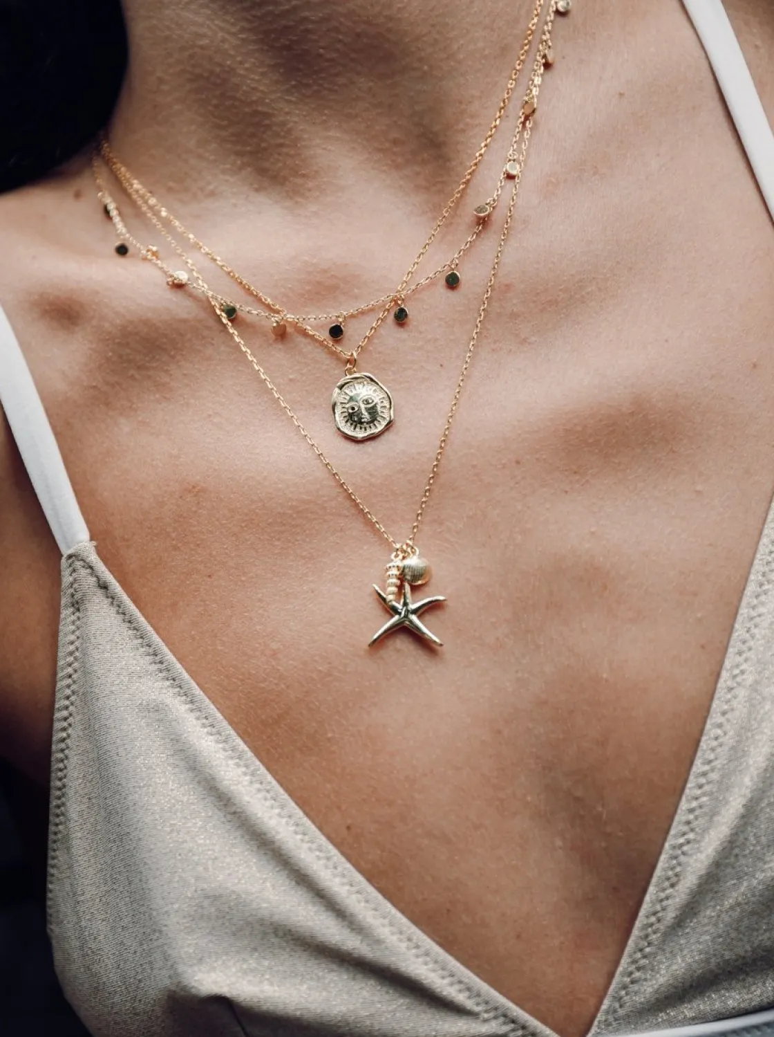 Collar Medalla | Collares Con Mini Colgantes | LINEARGENT Collares con colgantes estilo mini círculos bañados en oro