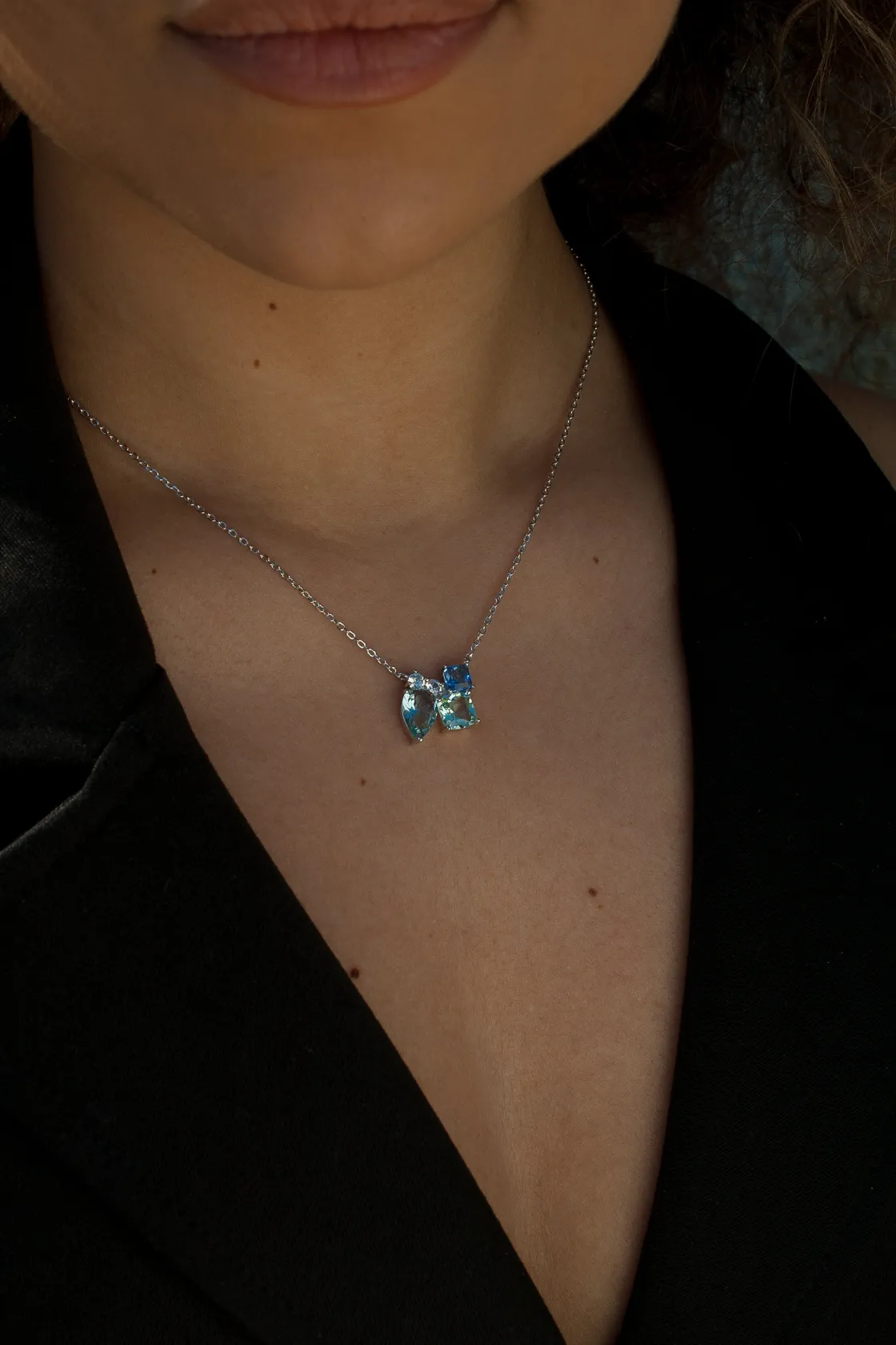 Collares Con Piedras | LINEARGENT Collares con piedras de diferentes tallas en tonos cristalinos