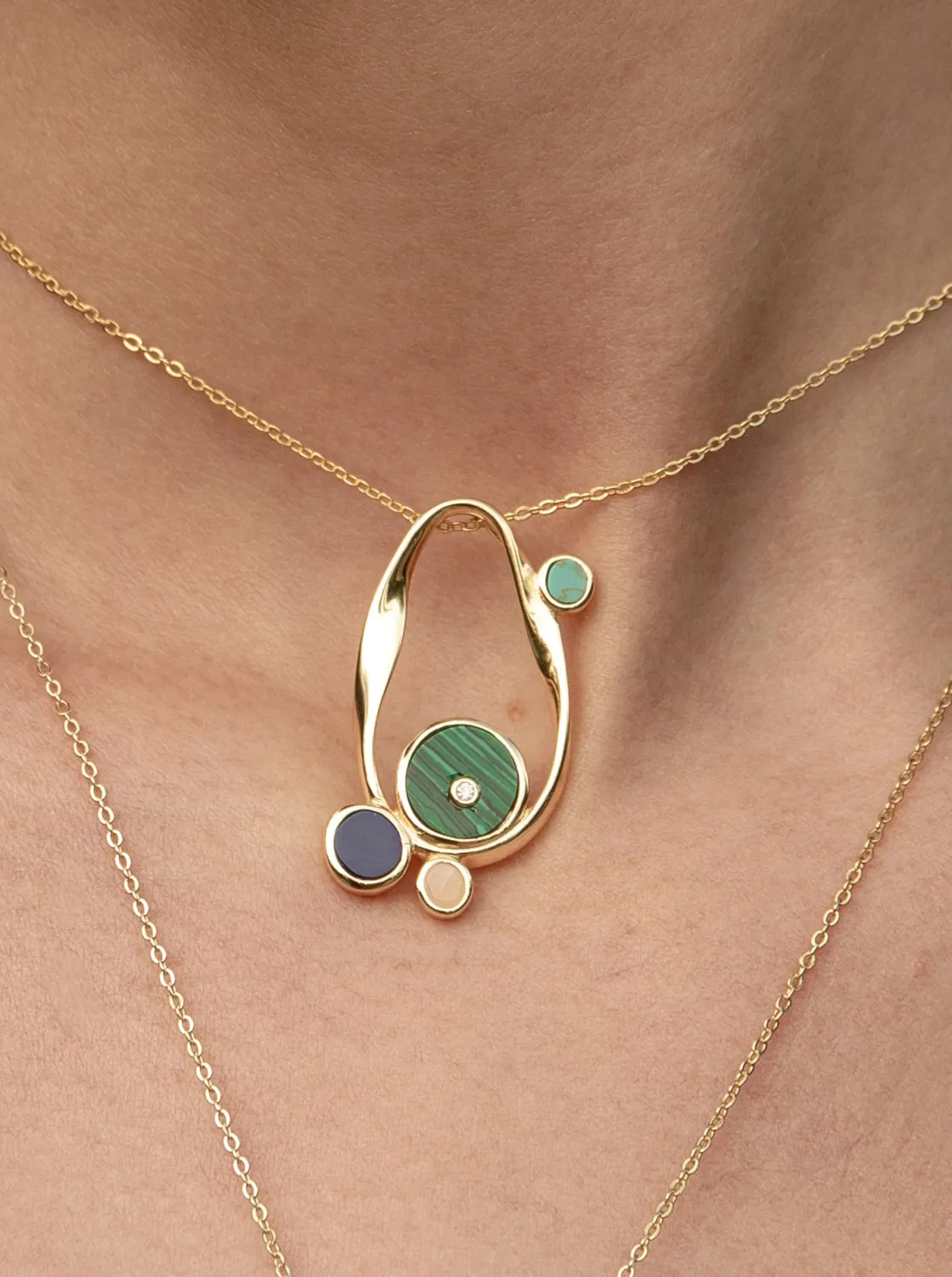 Collares Con Piedras | LINEARGENT Collares con piedras diseño ovalado irregular dorado