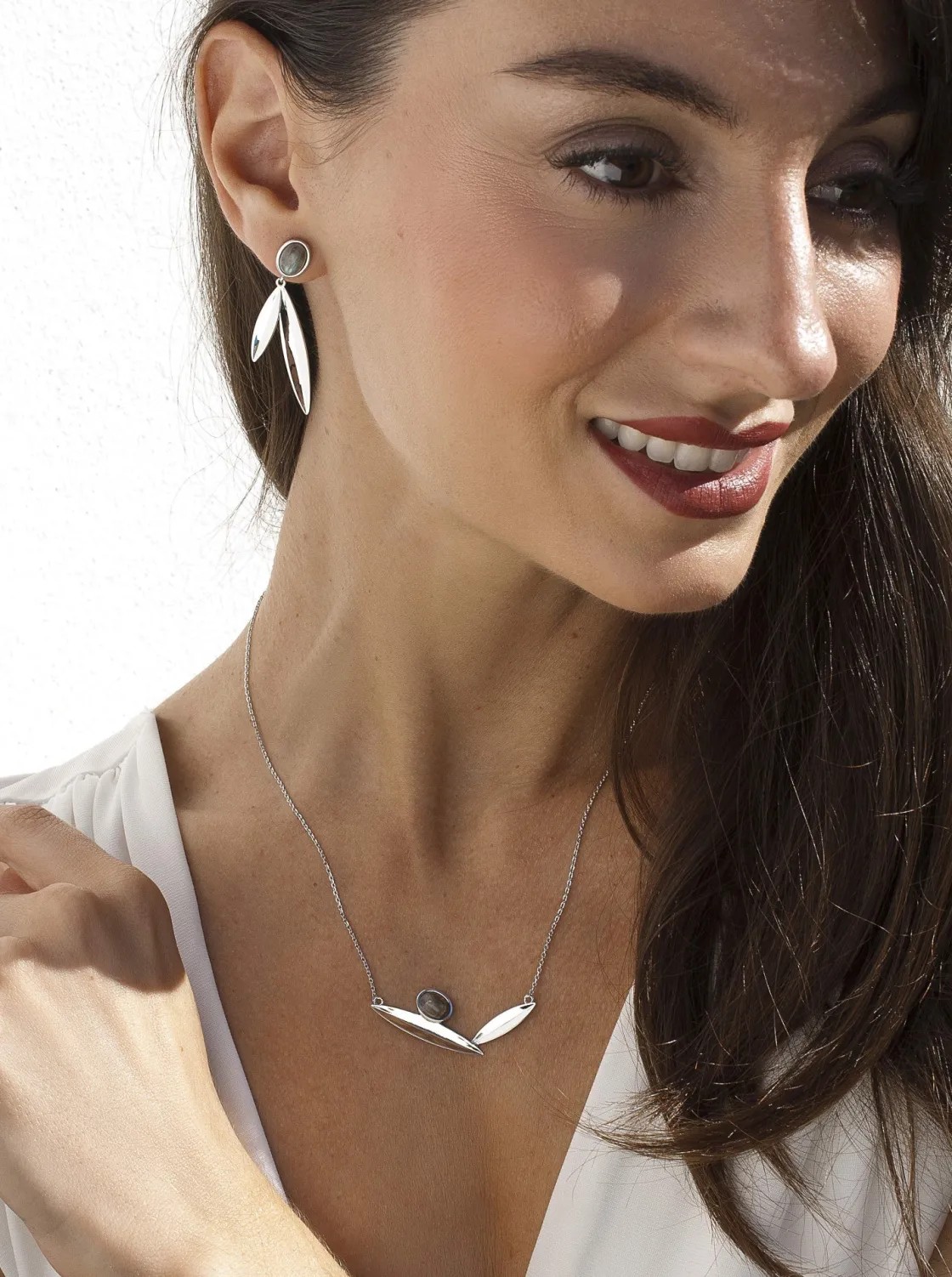 Collares Con Piedras | LINEARGENT Collares con piedras labradorita en diseño de hojas