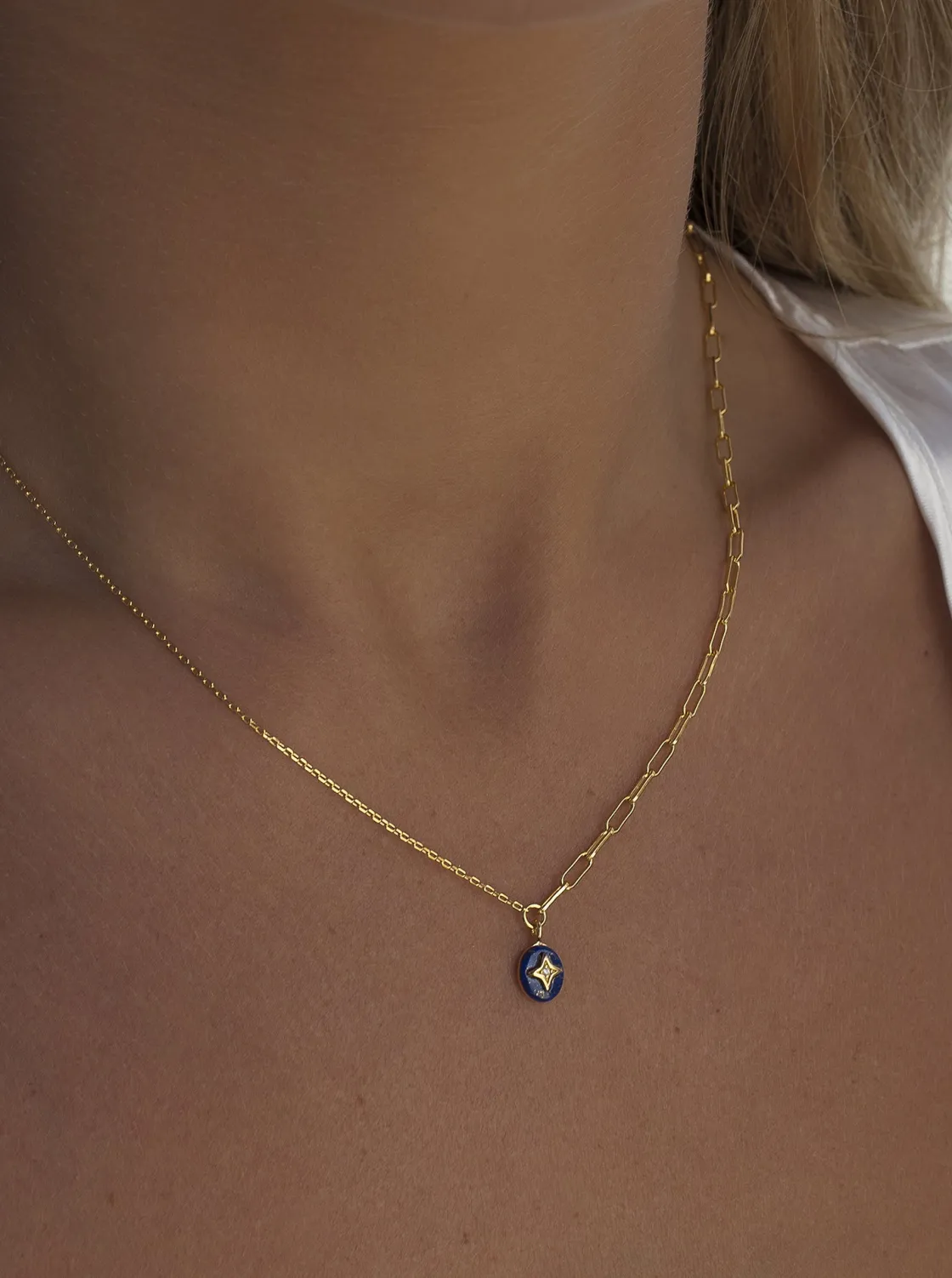 Colgantes Pequeños | LINEARGENT Collares con piedras lapislázuli y destello central de circonita
