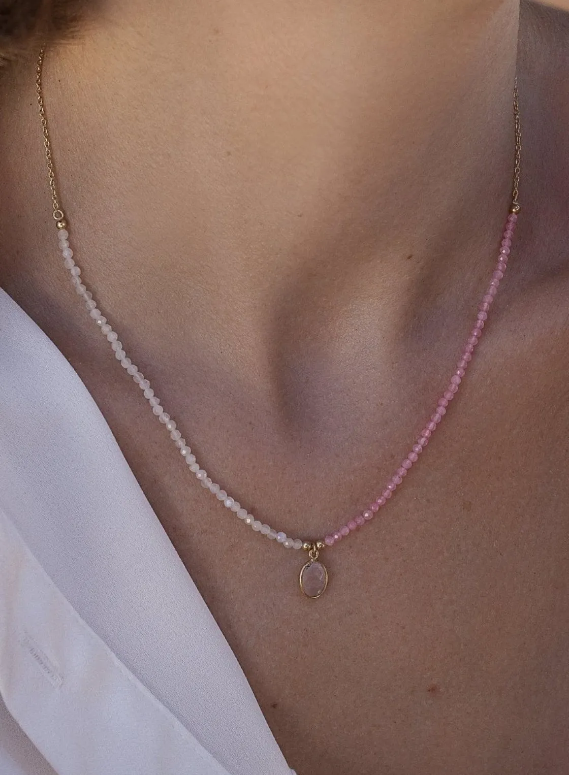 Collares Con Piedras | Collares Cortos | LINEARGENT Collares cortos diseño de bolas y charm de cuarzo rosa