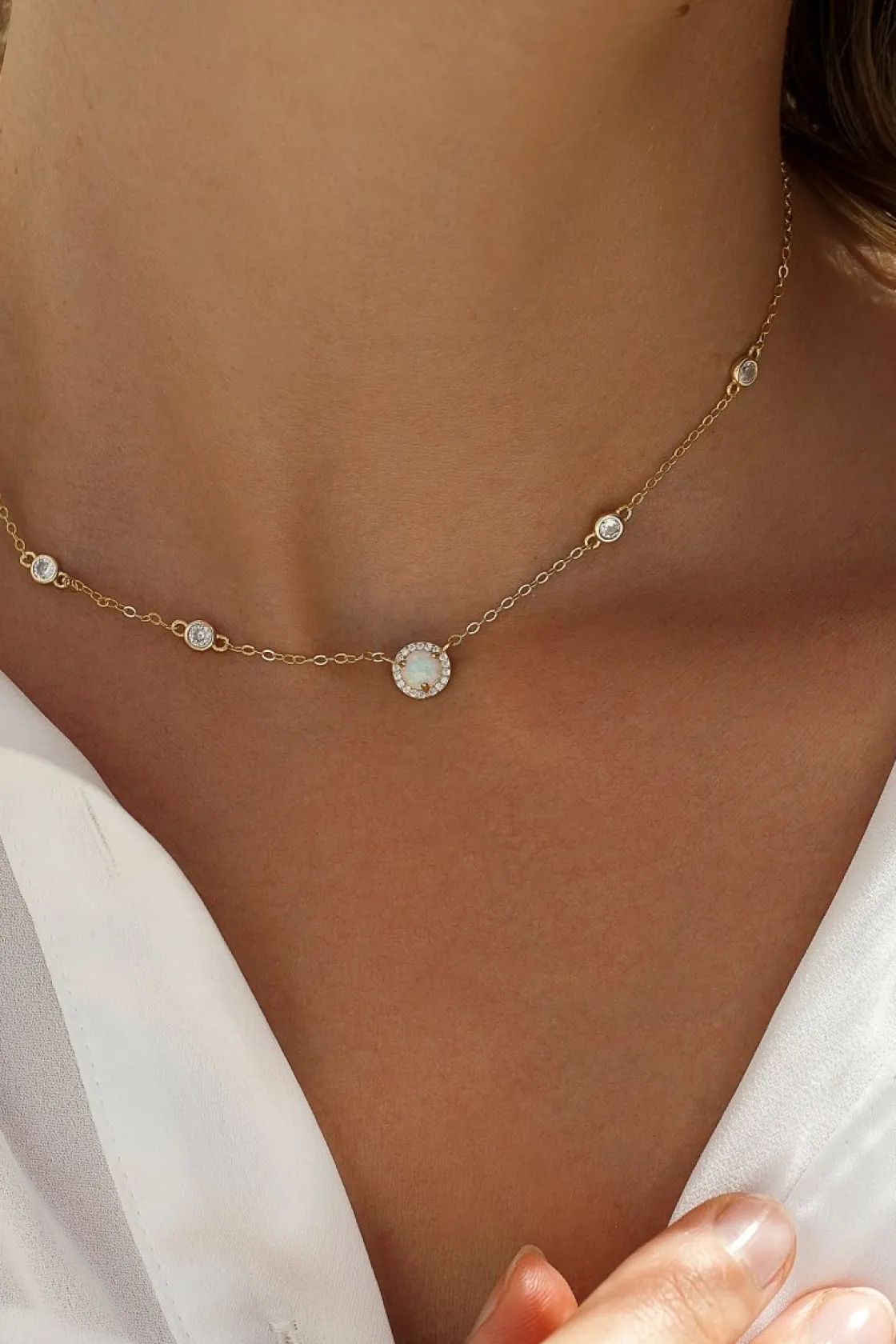 Collares Con Mini Colgantes | Collares Cortos | LINEARGENT Collares cortos diseño de circonitas y motivo de ópalo