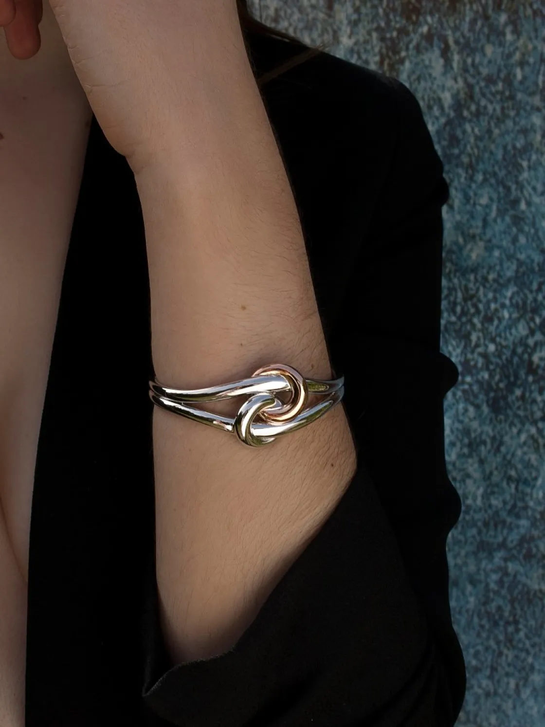 Pulseras Esclavas | LINEARGENT Esclava bicolor diseño nudo entrelazado