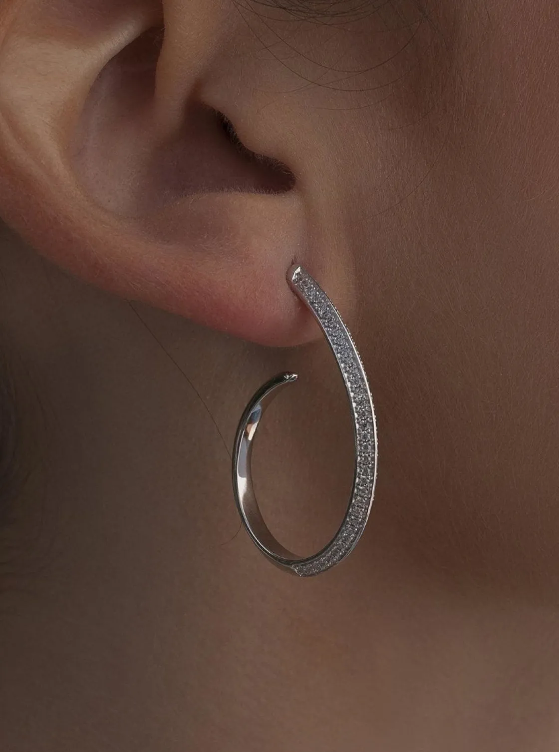 Pendientes Aro | LINEARGENT Pendientes aro con engaste de circonitas diseño semiabierto