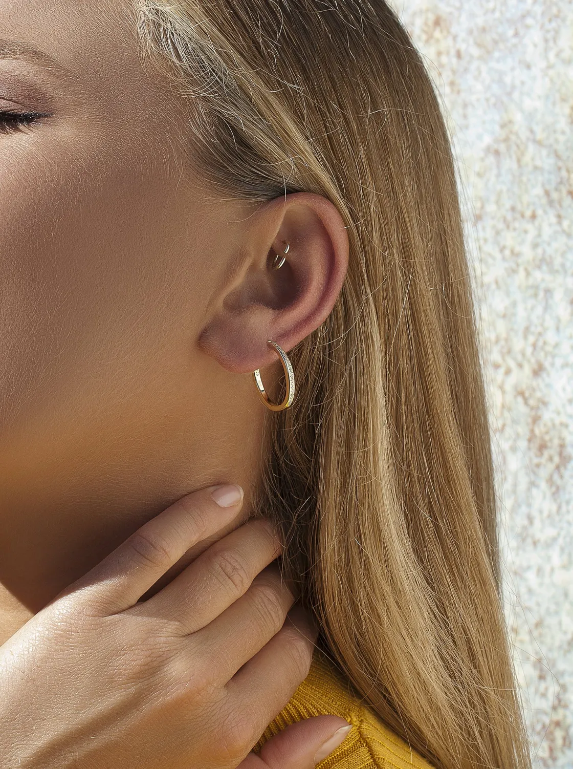 Pendientes Pequeños | Pendientes Aro | LINEARGENT Pendientes aro de plata bañada diseño con circonitas