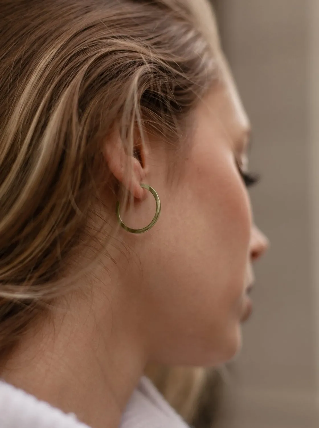 Pendientes Aro | LINEARGENT Pendientes aro de plata bañada en oro diseño clásico y elegante