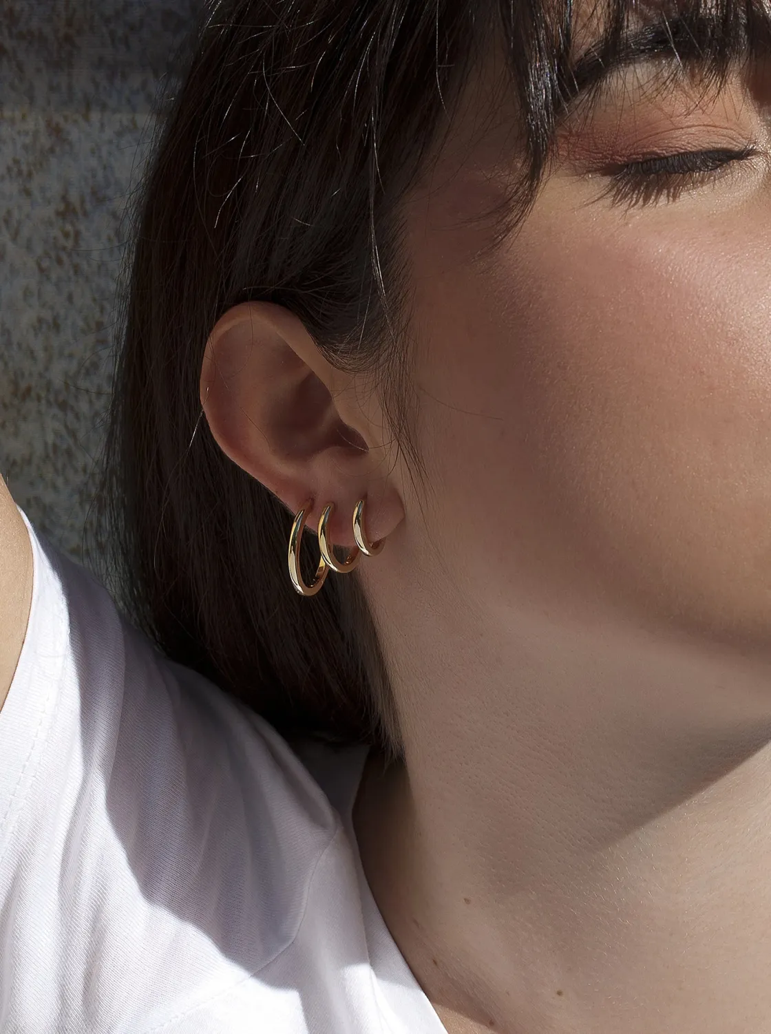 Pendientes Pequeños | Pendientes Aro | LINEARGENT Pendientes aro de plata bañada en oro diseño ovalado