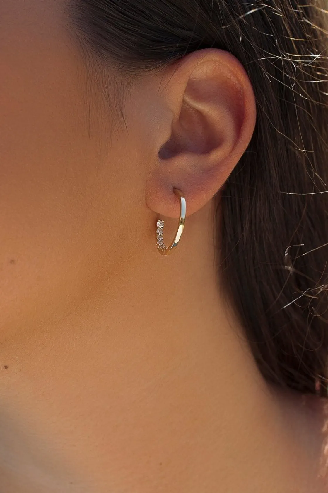 Pendientes Aro | LINEARGENT Pendientes aro de plata con silueta interior de circonita blanca