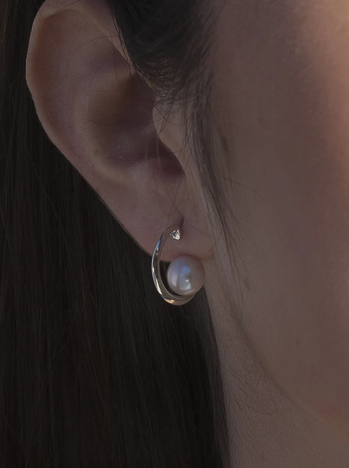 Pendientes Perlas | LINEARGENT Pendientes aro de plata diseño mini con perla