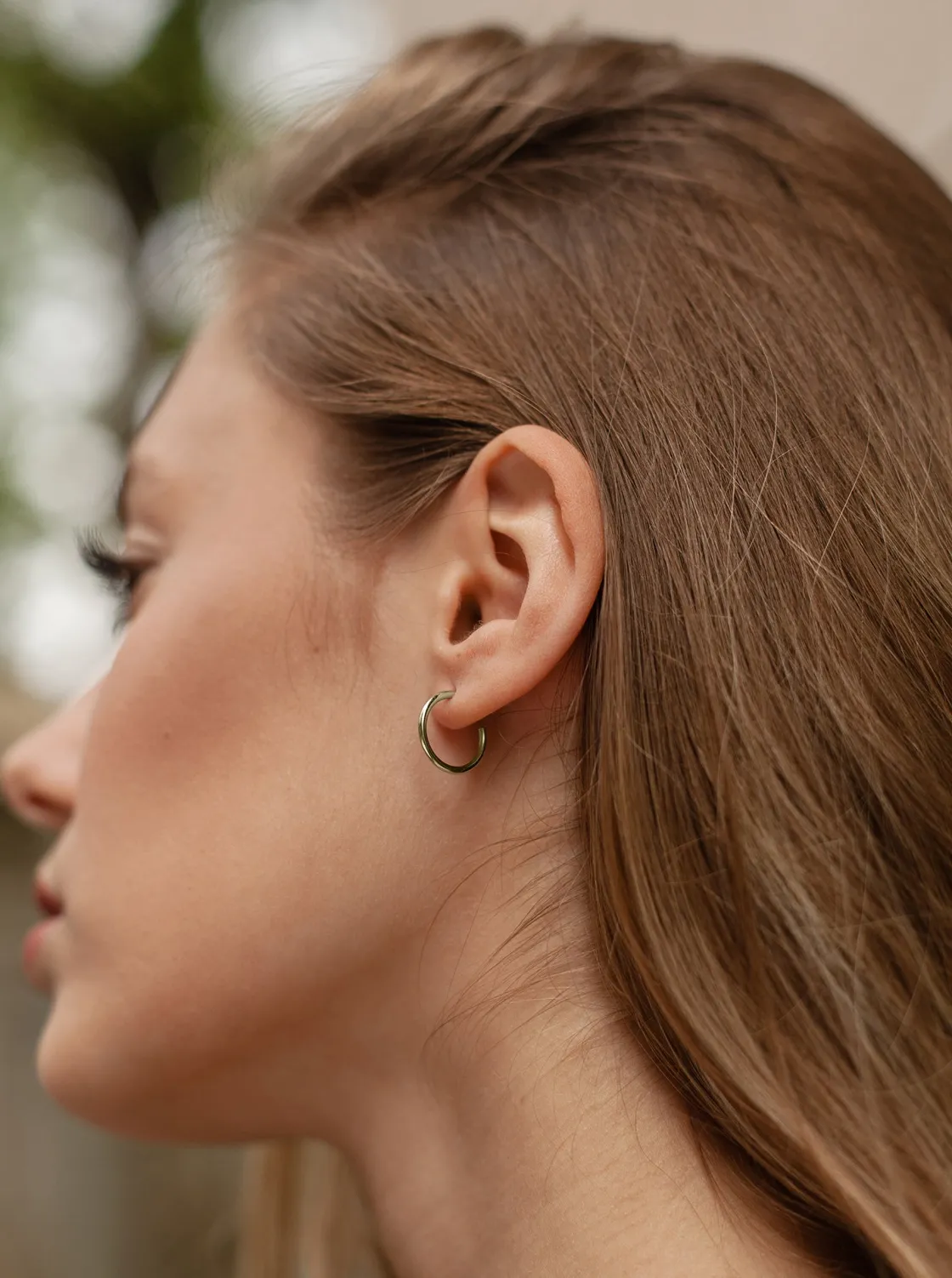 Pendientes Aro | LINEARGENT Pendientes aro de plata pequeños muy finos y elegantes modelo dorado