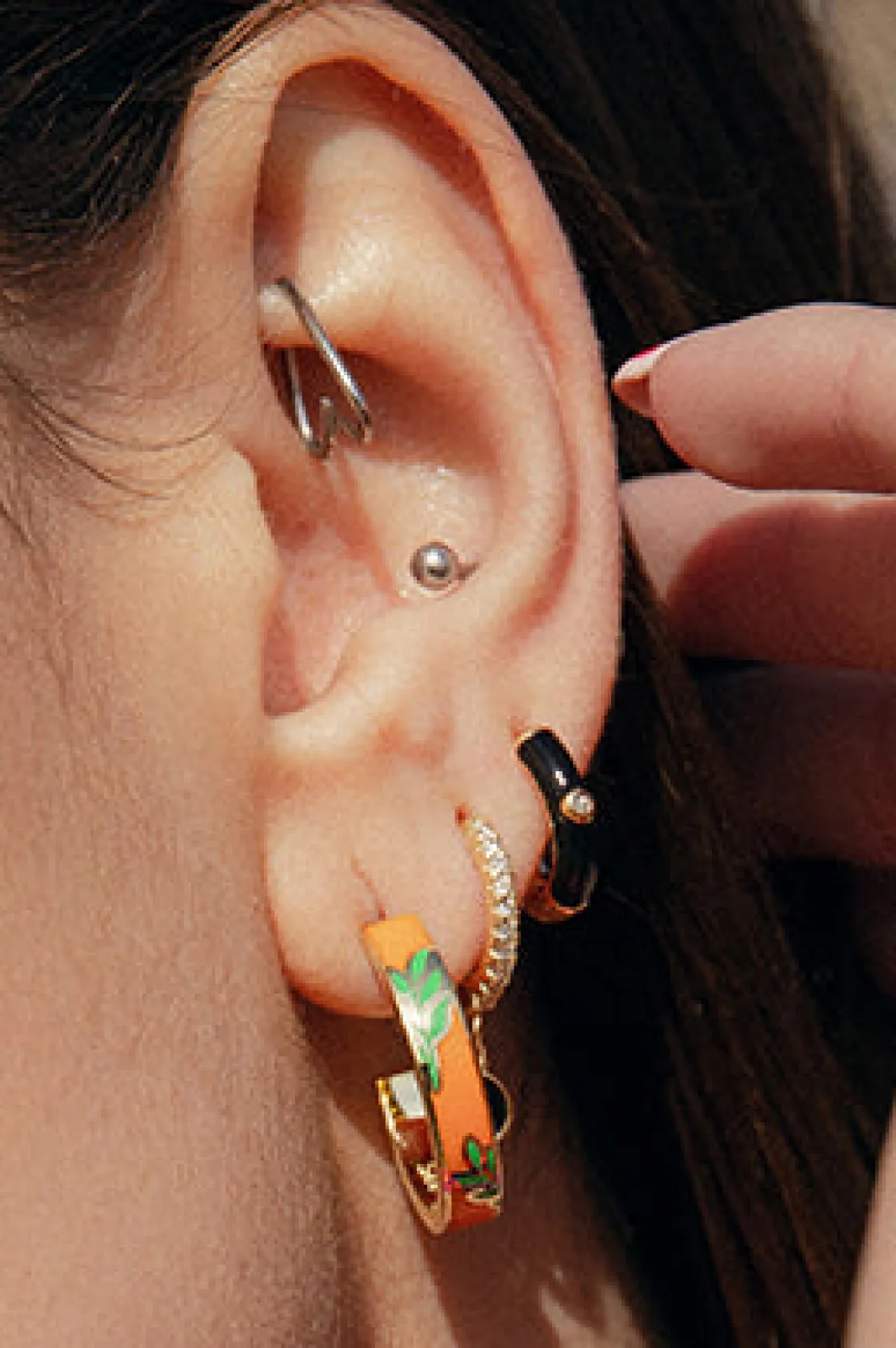 Pendientes Aro | LINEARGENT Pendientes aro diseño de esmalte floral rosa fucsia