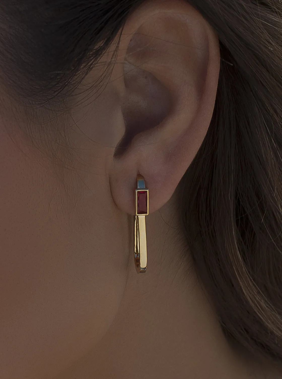 Pendientes De Piedras De Colores | LINEARGENT Pendientes aro diseño rectangular con gemas lavanda y fucsia