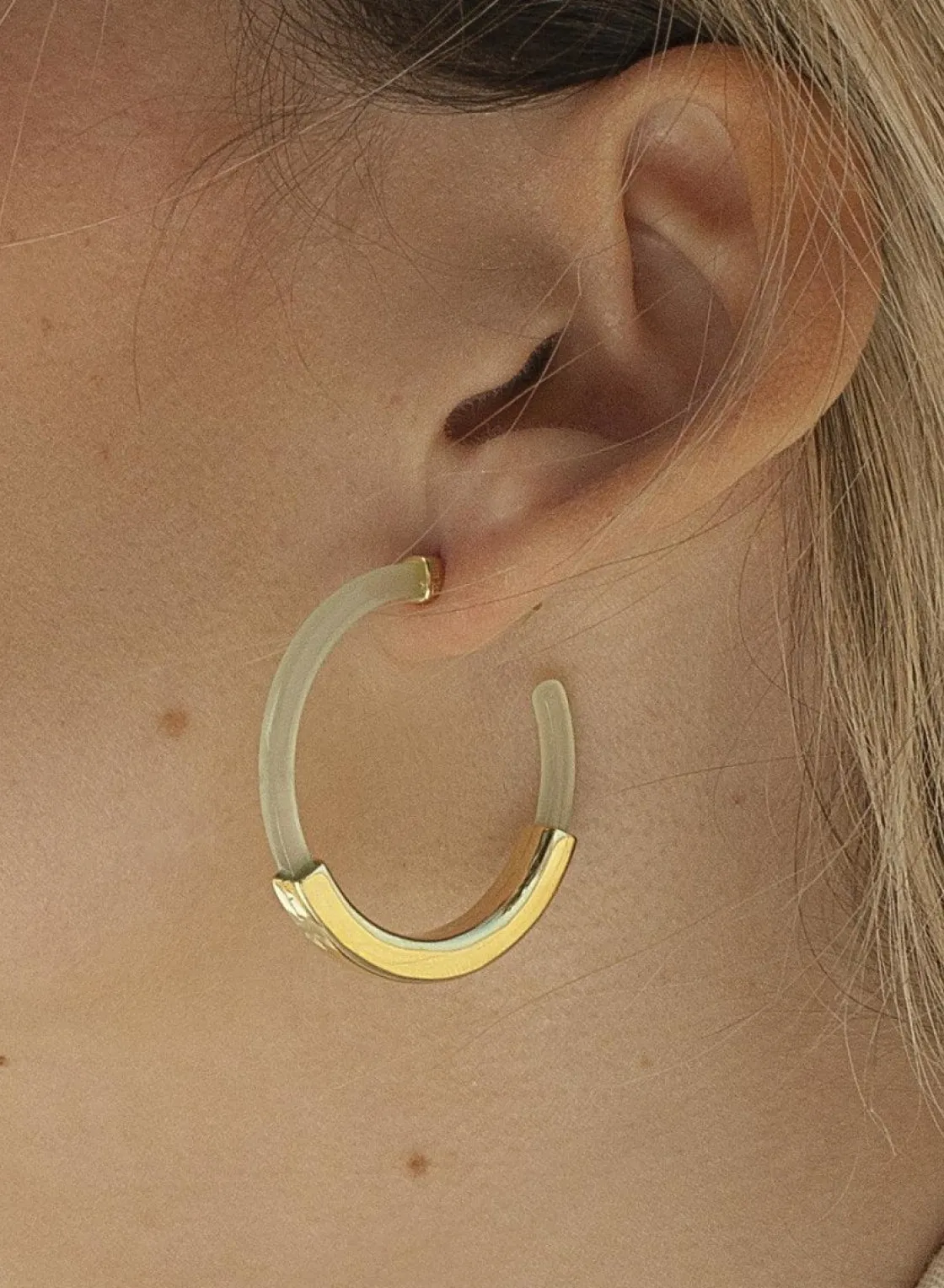 Pendientes Aro | LINEARGENT Pendientes aro diseño resina tono verde y banda de plata lisa central