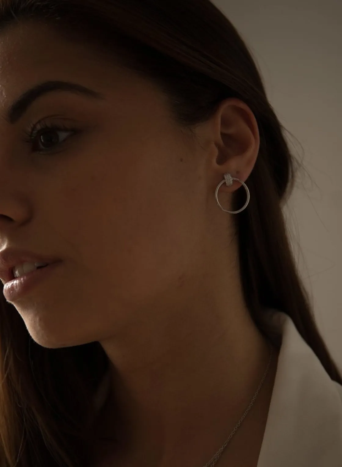 Pendientes Aro | LINEARGENT Pendientes aro diseño soporte de circonita y círculo en plata lisa
