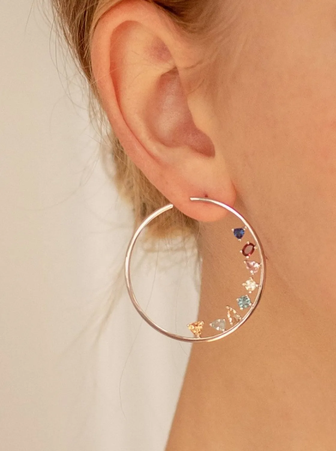 Pendientes Aro | LINEARGENT Pendientes aro originales con gemas disposición diagonal multicolor