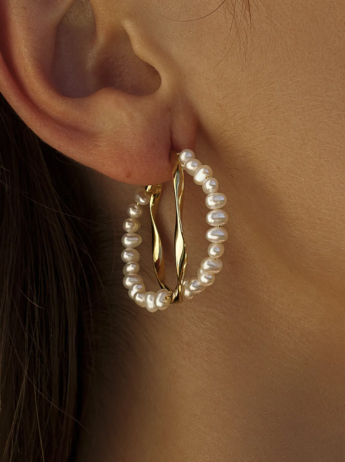 Pendientes Perlas | Pendientes Aro | LINEARGENT Pendientes aro originales diseño banda de perlas y baño de oro