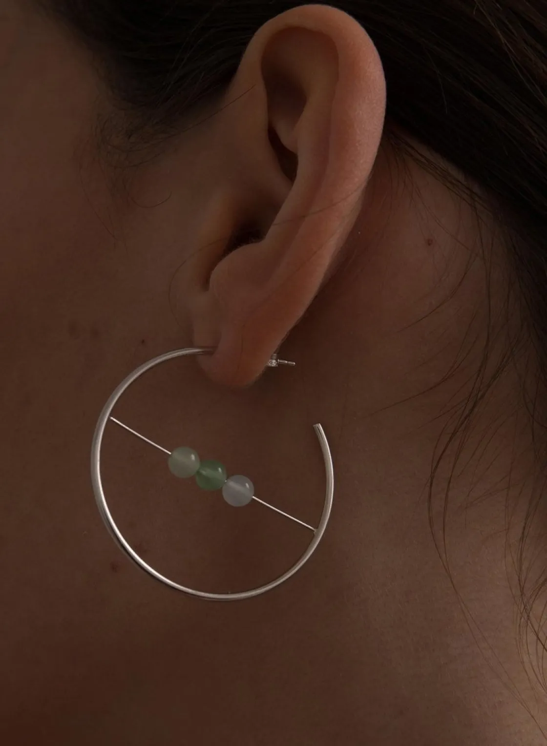 Pendientes Aro | LINEARGENT Pendientes aro originales diseño barra central con tres cuarzos adamantinos