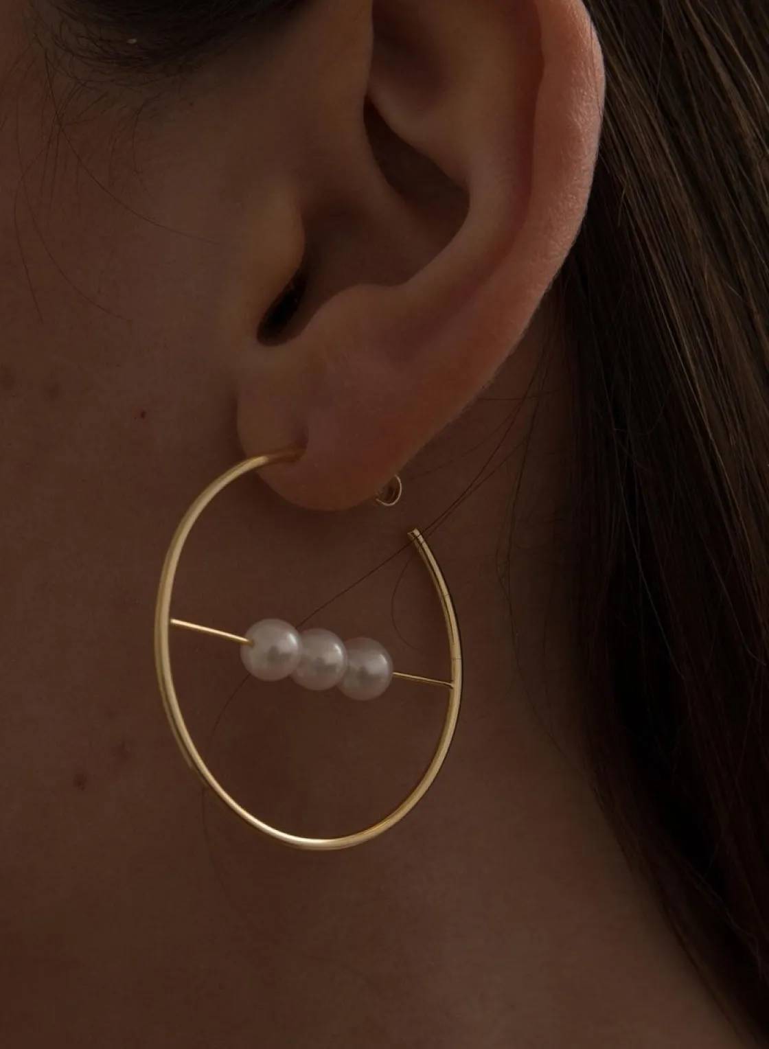 Pendientes Perlas | Pendientes Aro | LINEARGENT Pendientes aro originales diseño barra central con tres perlas